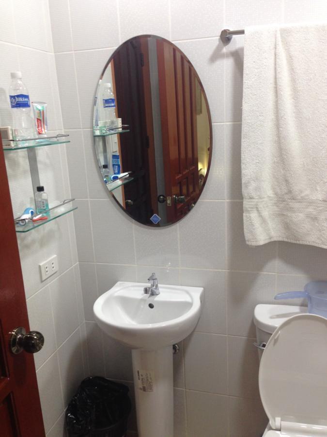 Makati Suites At Travelers Inn Makati City Екстер'єр фото