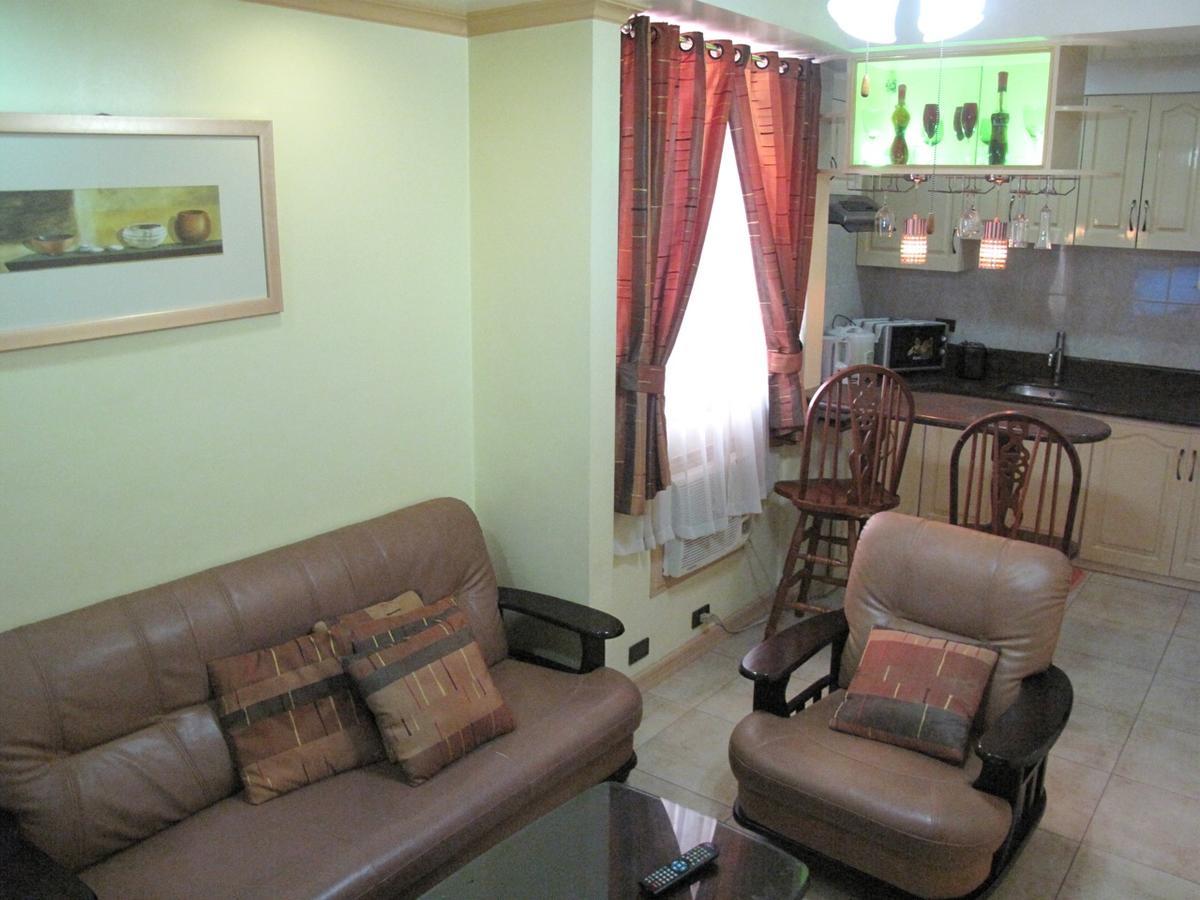 Makati Suites At Travelers Inn Makati City Екстер'єр фото